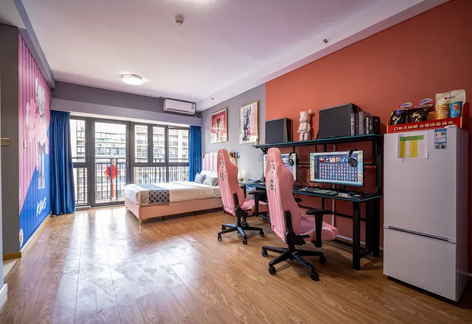 Suite layout with attention to light and room circulation